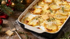 Adieu les pommes de terre ou les courges, ce gratin de panais aux 3 fromages est l’accompagnement de Noël qui surprend