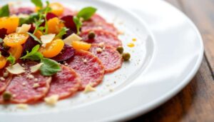 Carpaccio de bœuf : recette aux physalis et betterave